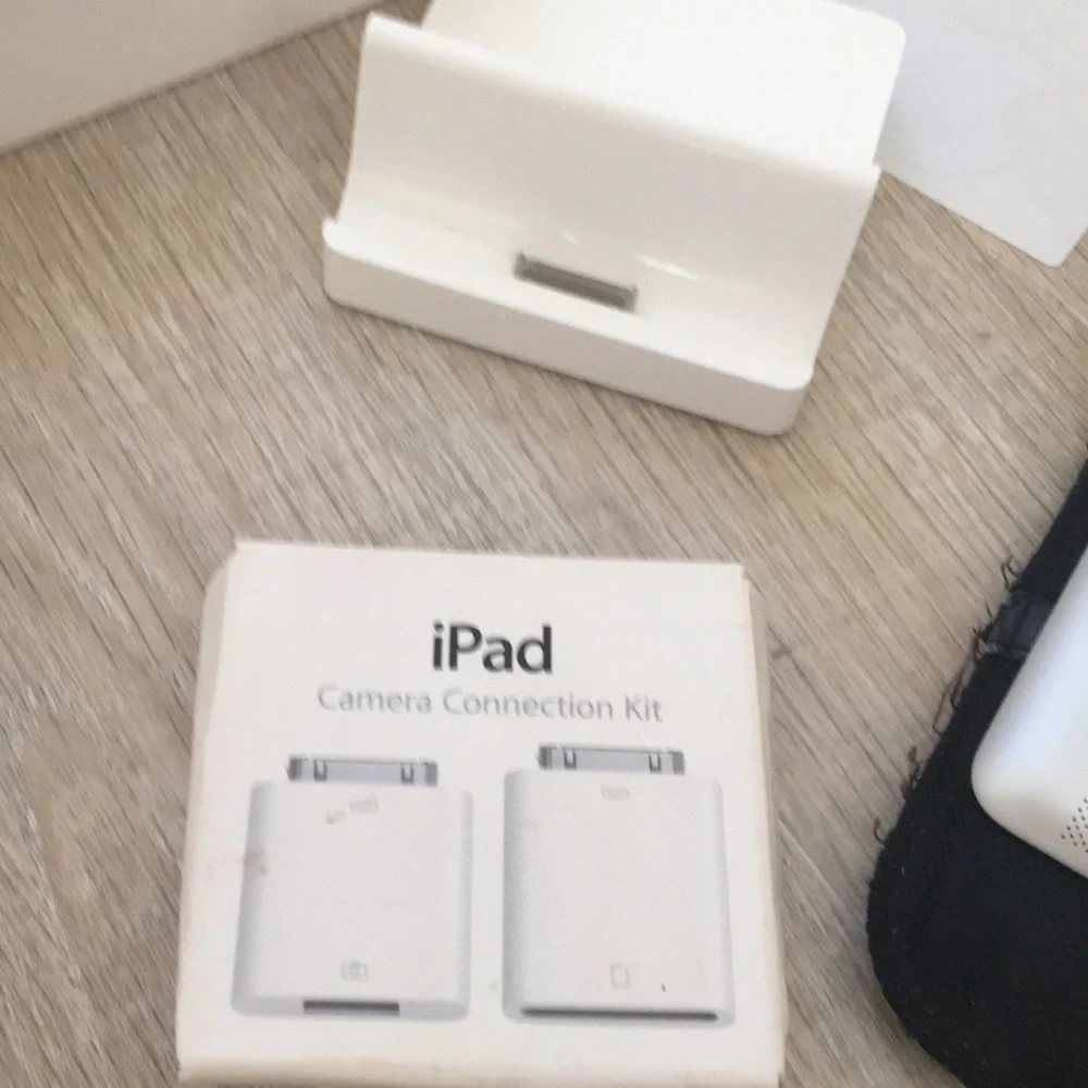 Apple I pad 16G 3G and accessories